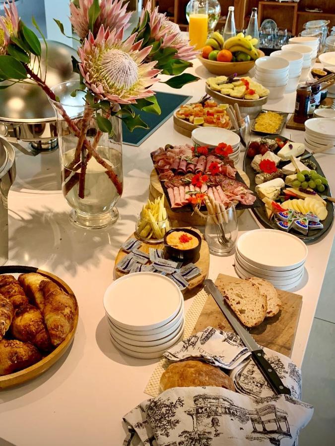 Die Heerenhuys Guest Suites ستيلينبوش المظهر الخارجي الصورة