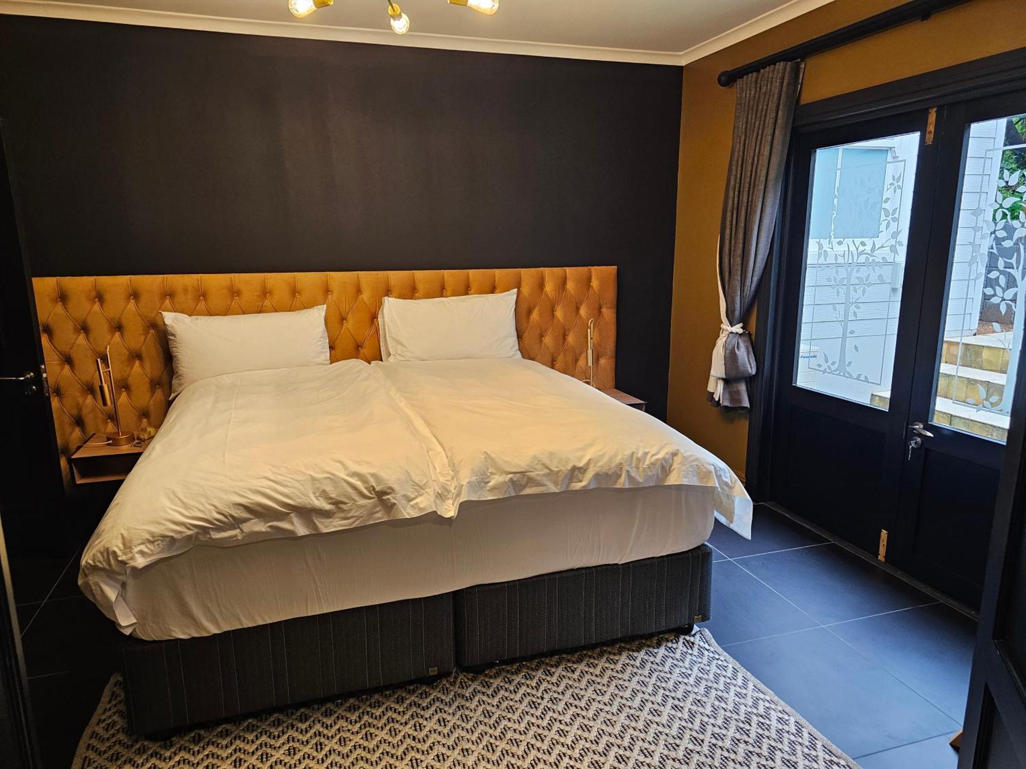 Die Heerenhuys Guest Suites ستيلينبوش المظهر الخارجي الصورة