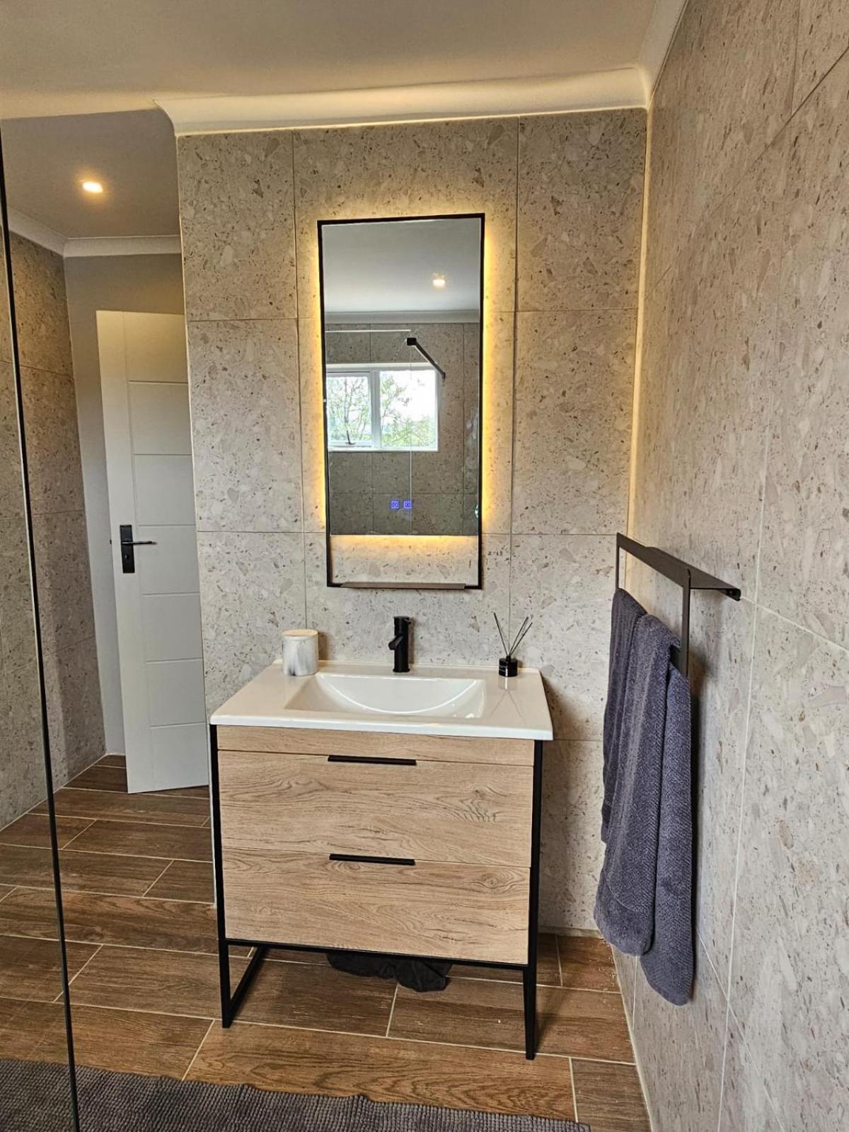 Die Heerenhuys Guest Suites ستيلينبوش المظهر الخارجي الصورة